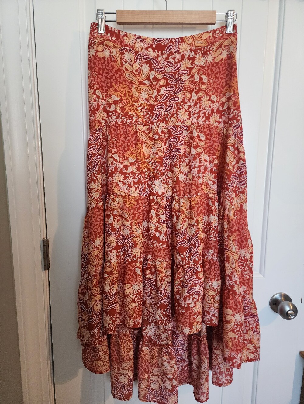 miami Paisley Tiered High-Low Skirt in Rust and Cream